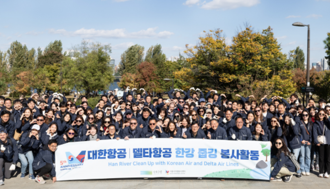 Korean Air and Delta Air Lines join hands for Han River clean-up