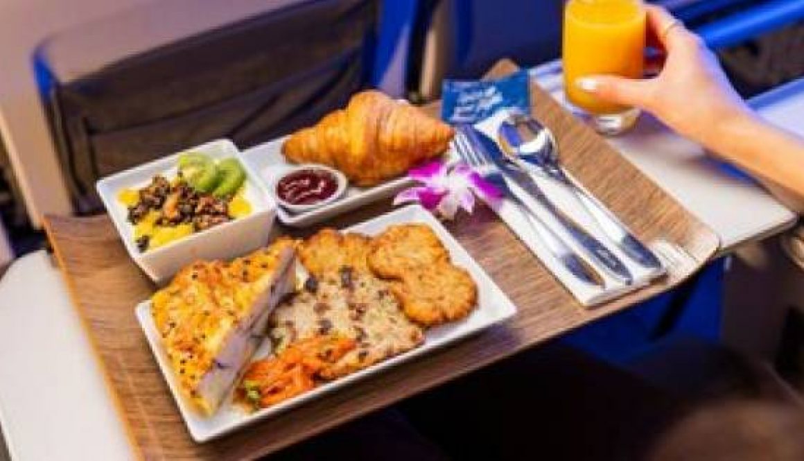 Alaska Airlines rekindles nostalgia with ‘Greatest Hits’ Menu, bringing back beloved inflight meals