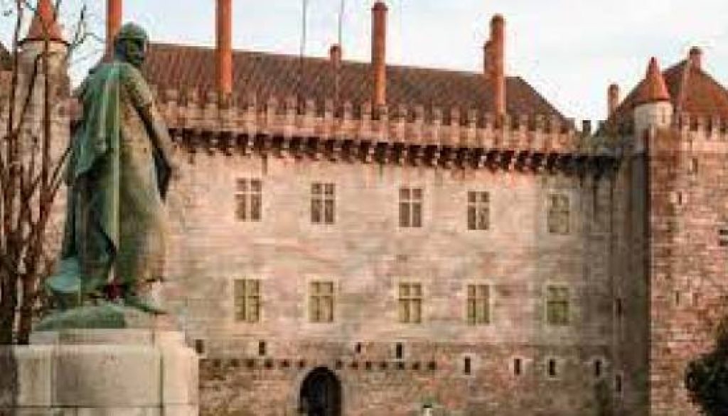 TAP names regional aircraft after the historic city of Guimarães