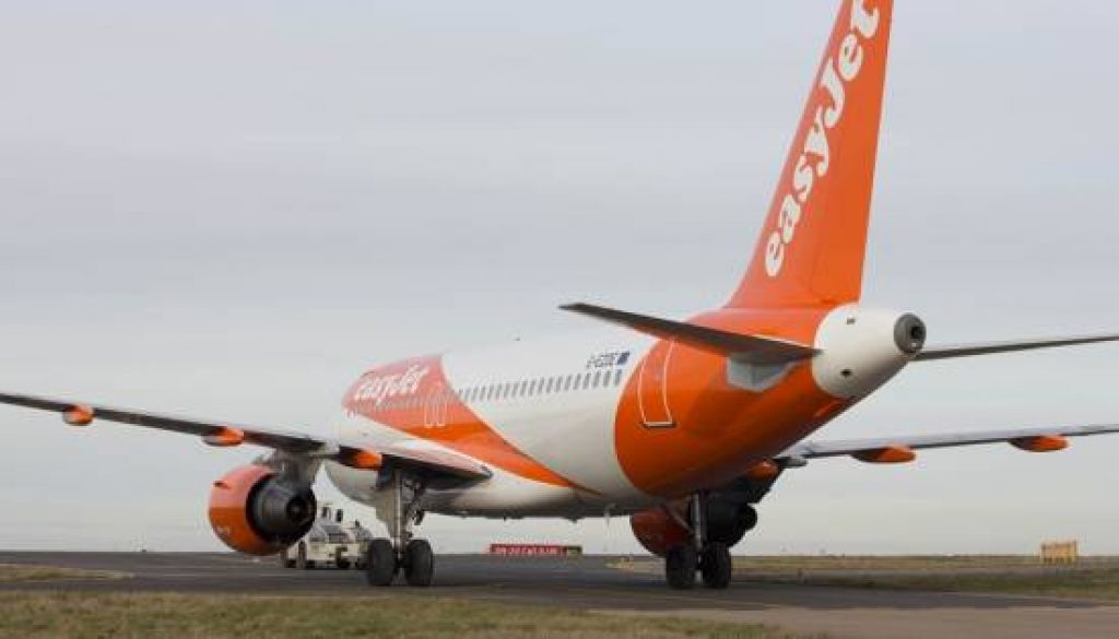 easyJet to digitise onboard Aircraft Technical log to cut down on paper use and weight