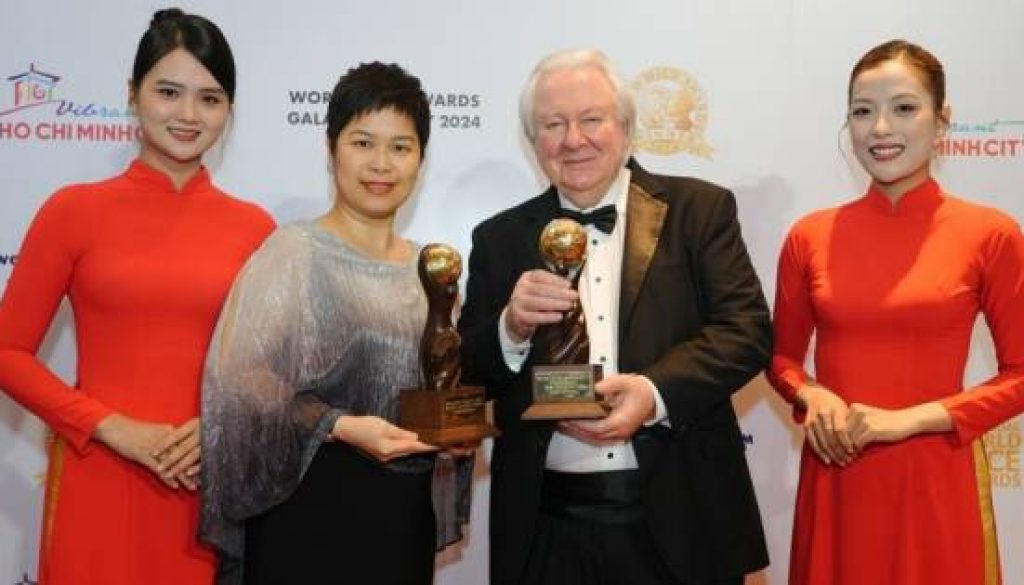 Qatar Airways Celebrates Double Win at World MICE Awards 2024 in Ho Chi Minh City