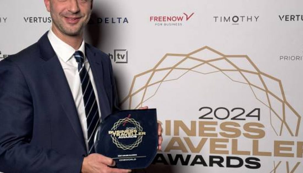 oneworld crowned ‘Best Airline Alliance’ during sky-high anniversary celebrations