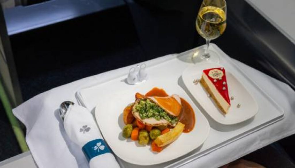Aer Lingus soars into Santa season with a new selection of festive food and films