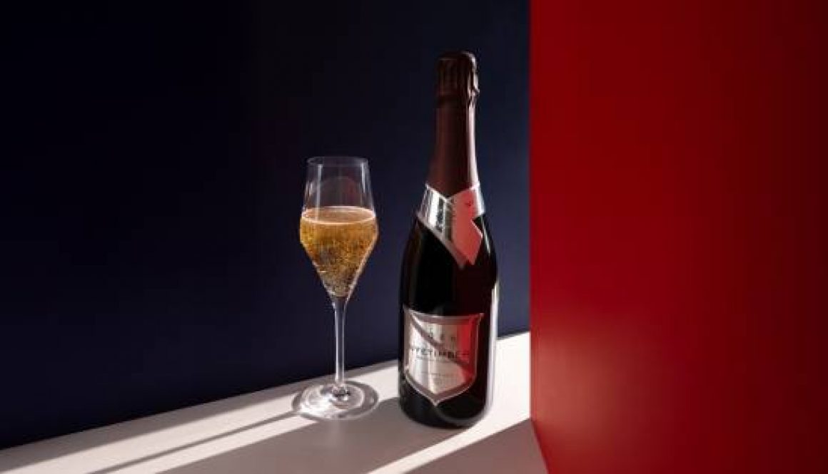 BRITISH AIRWAYS BECOMES THE FIRST AIRLINE TO SERVE PRESTIGE CUVÉE ENGLISH SPARKLING WINE ON BOARD