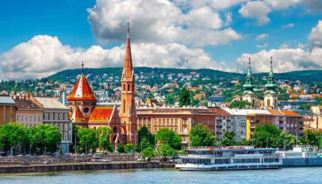 American Airlines announces new international routes for next summer