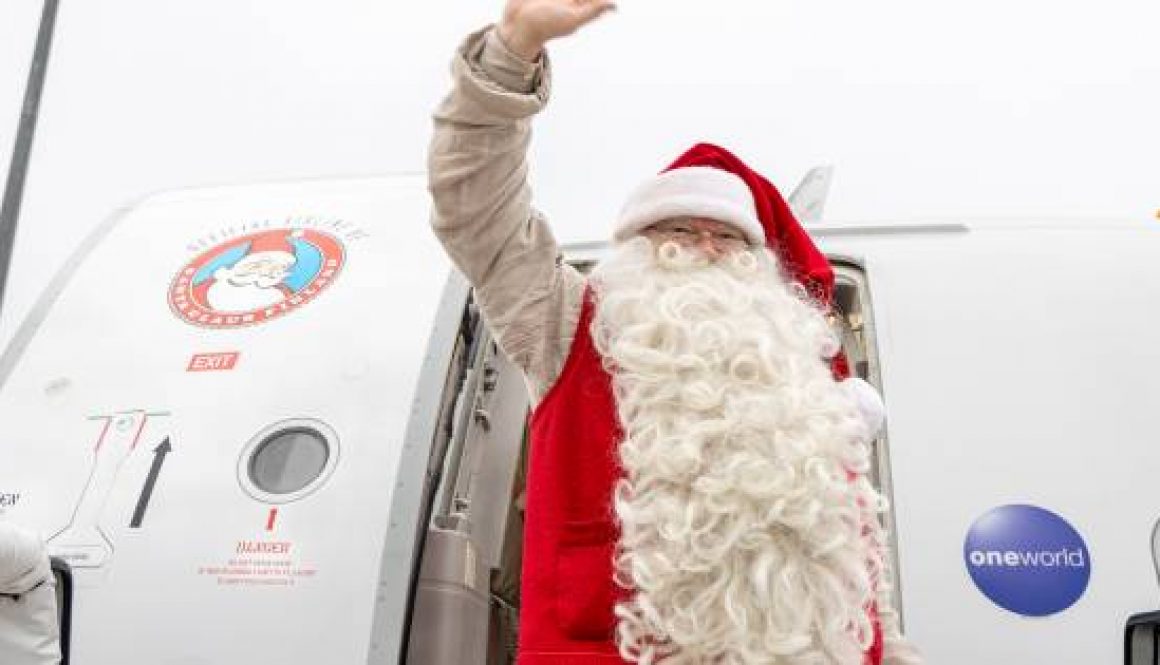 Jingle All The Way: Finnair lands at Manchester with Official Santa Claus