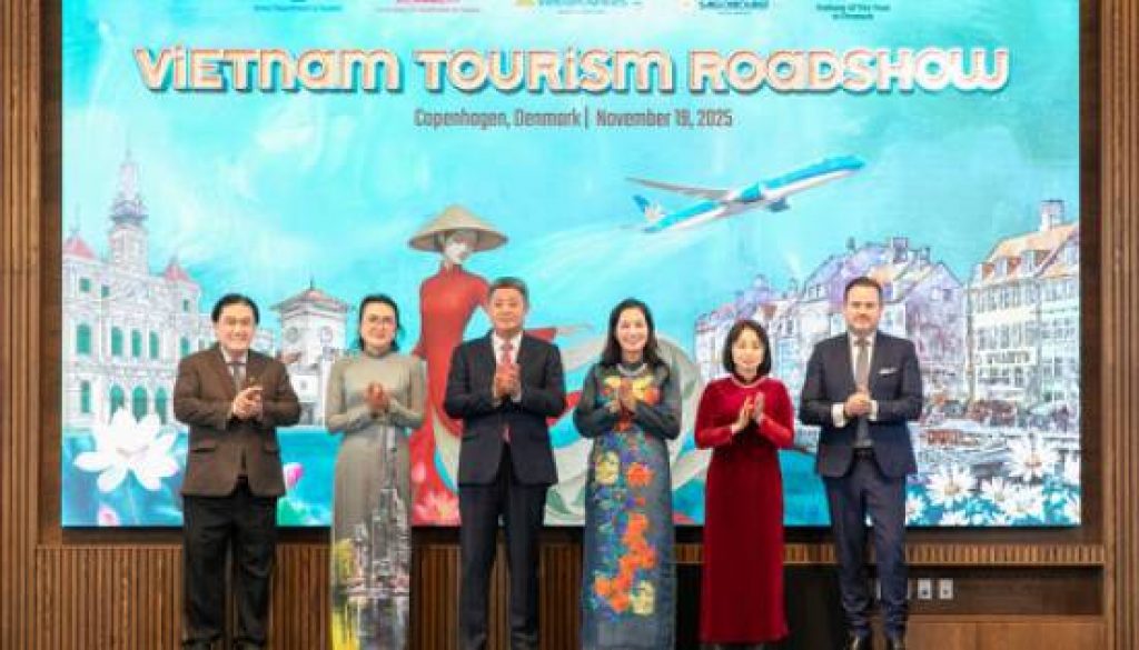 Ho Chi Minh City partners with Vietnam Airlines to promote Vietnamese tourism in Northern Europe