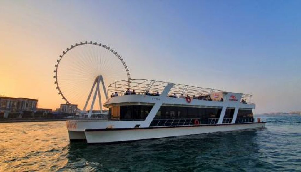 Visit Dubai this winter and enjoy two memorable experiences with Emirates