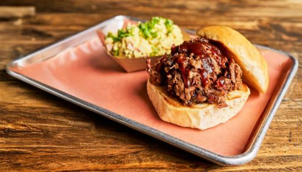 American Airlines partners with award-winning Pecan Lodge to serve Texas barbecue on select flights