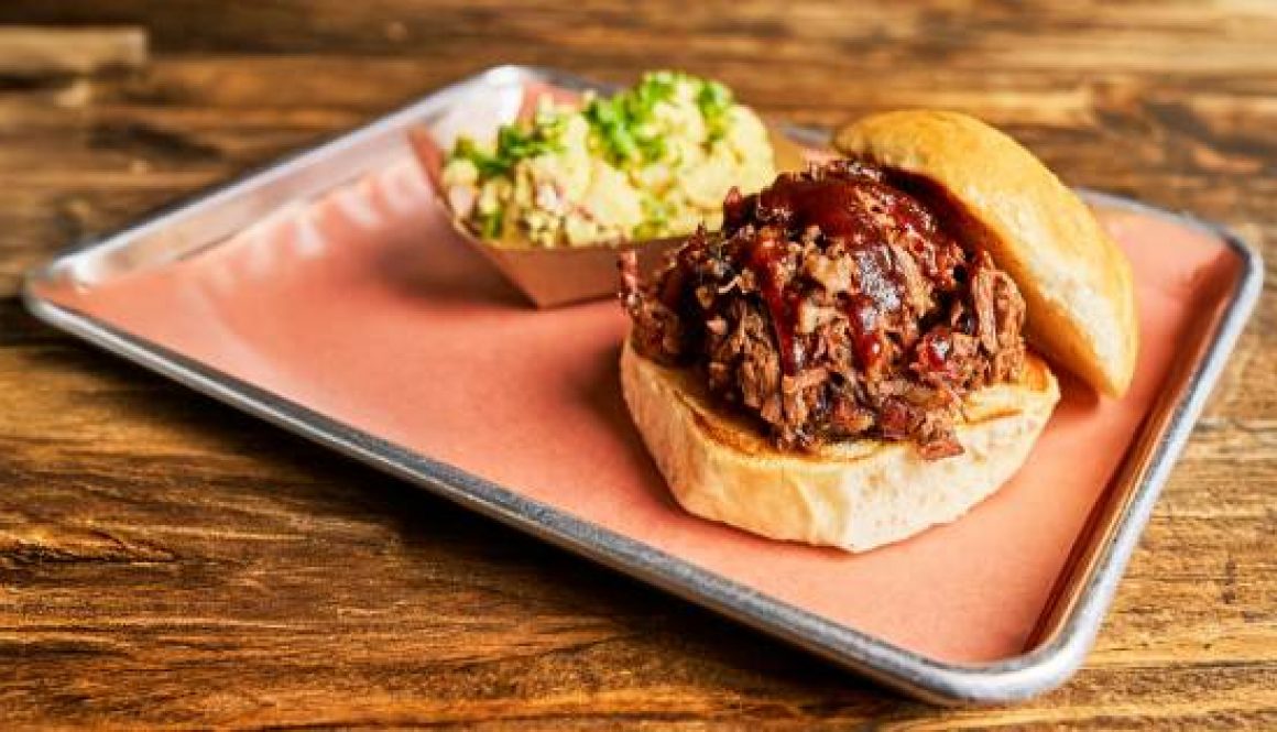 American Airlines partners with award-winning Pecan Lodge to serve Texas barbecue on select flights