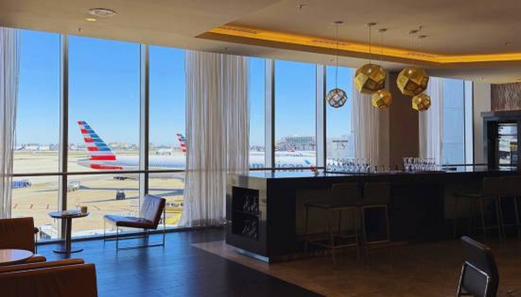 Serve, sip, relax: American aces the lounge experience in Miami